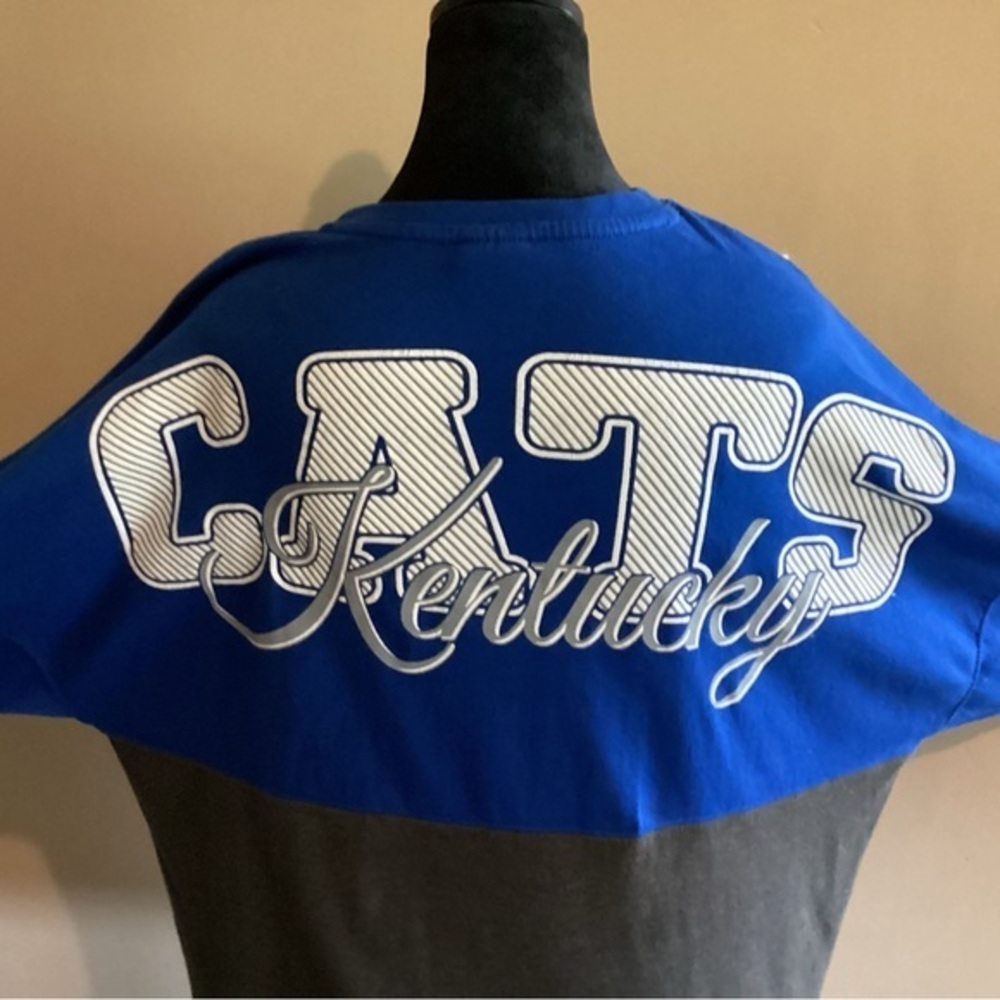 UGC Women's Kentucky Wildcats Long Sleeve T-Shirt Size Medium